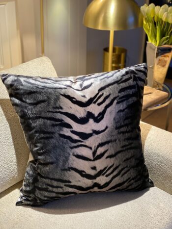 Zebra Desen 60x60 İç Dolgulu Kırlent - 1